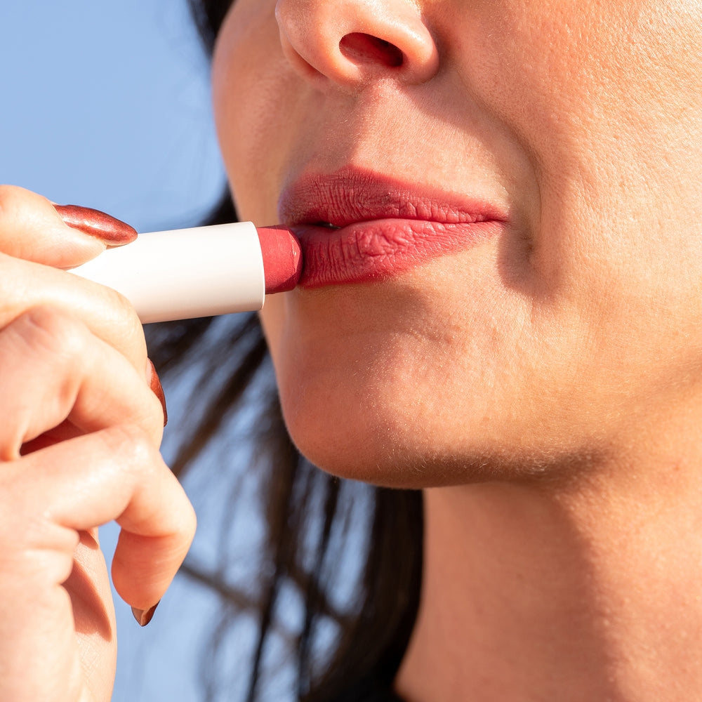 
                
                    Load image into Gallery viewer, Mineral Liplux® Organic Tinted Lip Balm Sunscreen SPF 30
                
            